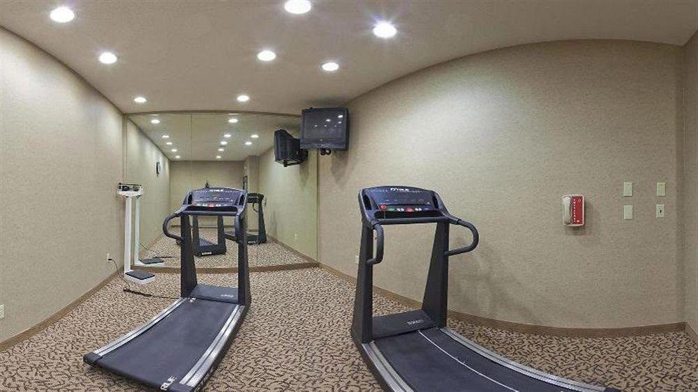 فندق هوليداي إن إكسبريس كنساس سيتي - بونر سبرنجز Bonner Springs المظهر الخارجي الصورة